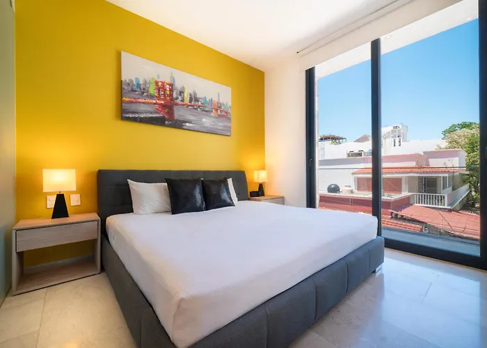 Apartment With Balcony & Pool In Playa del Carmen